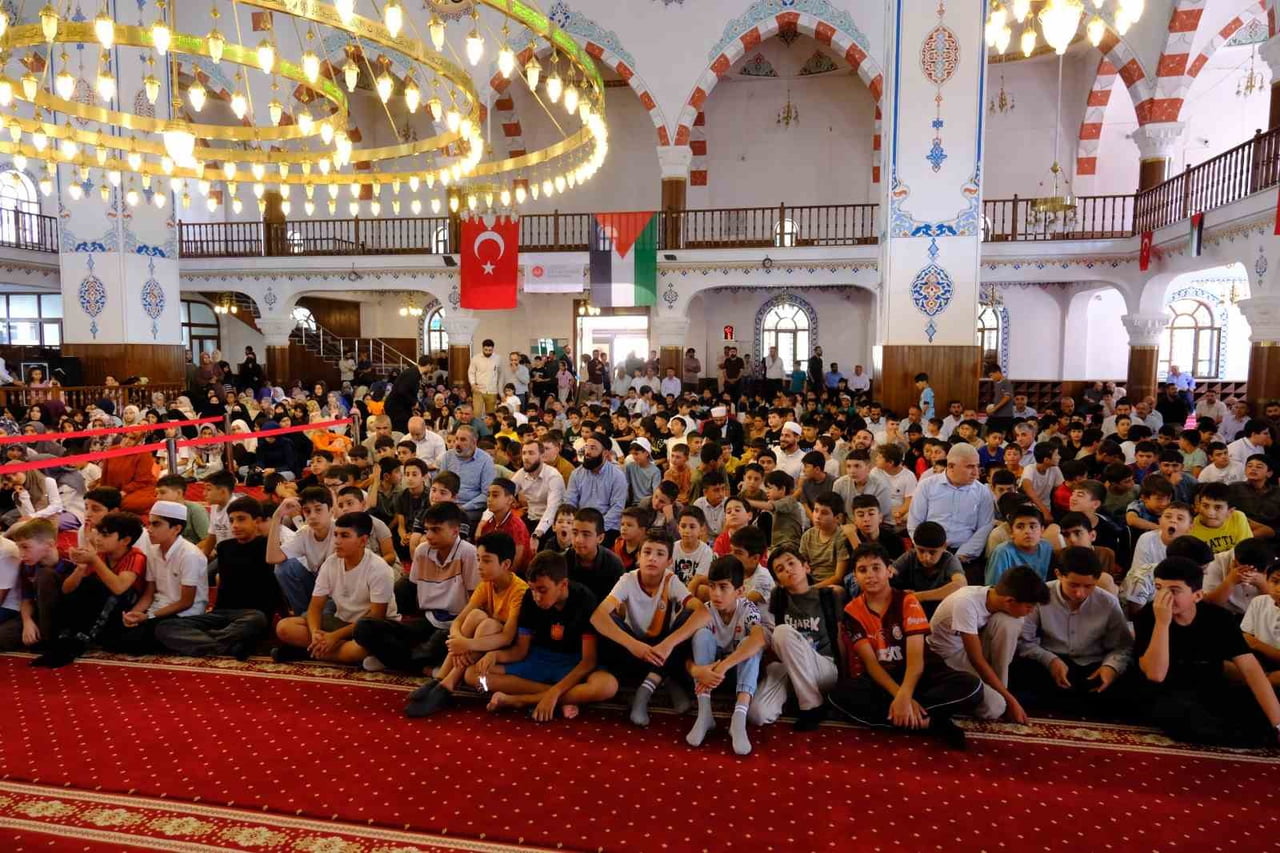 VAN’DA 2026 YILI YAZ KUR’AN KURSLARINI BAŞARIYLA TAMAMLAYAN YAKLAŞIK 45 BİN ÖĞRENCİ, KUR’AN-I...