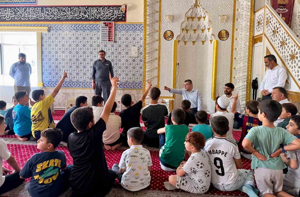 VAN’I İPEKYOLU İLÇE MÜFTÜSÜ FATİH TAVLAŞOĞLU, 6 TEMMUZDA BAŞLAYAN YAZ KUR’AN KURSLARINI ZİYARET...