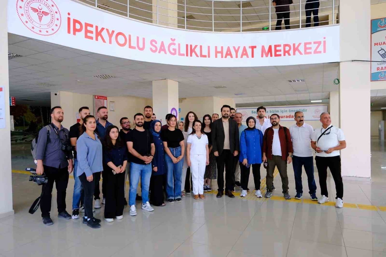 VAN’IN İPEKYOLU İLÇESİNDE, KORUYUCU VE ÖNLEYİCİ SAĞLIK HİZMETLERİNİN TANITILMASI AMACIYLA...