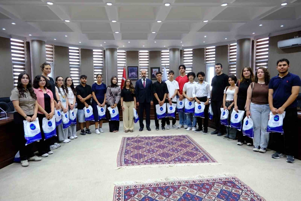 VAN YÜZÜNCÜ YIL ÜNİVERSİTESİ (VAN YYÜ) ÖNCÜLÜĞÜNDE 2022 YILINDA HAYATA GEÇİRİLEN "BUGÜNÜN BİLİMİ...