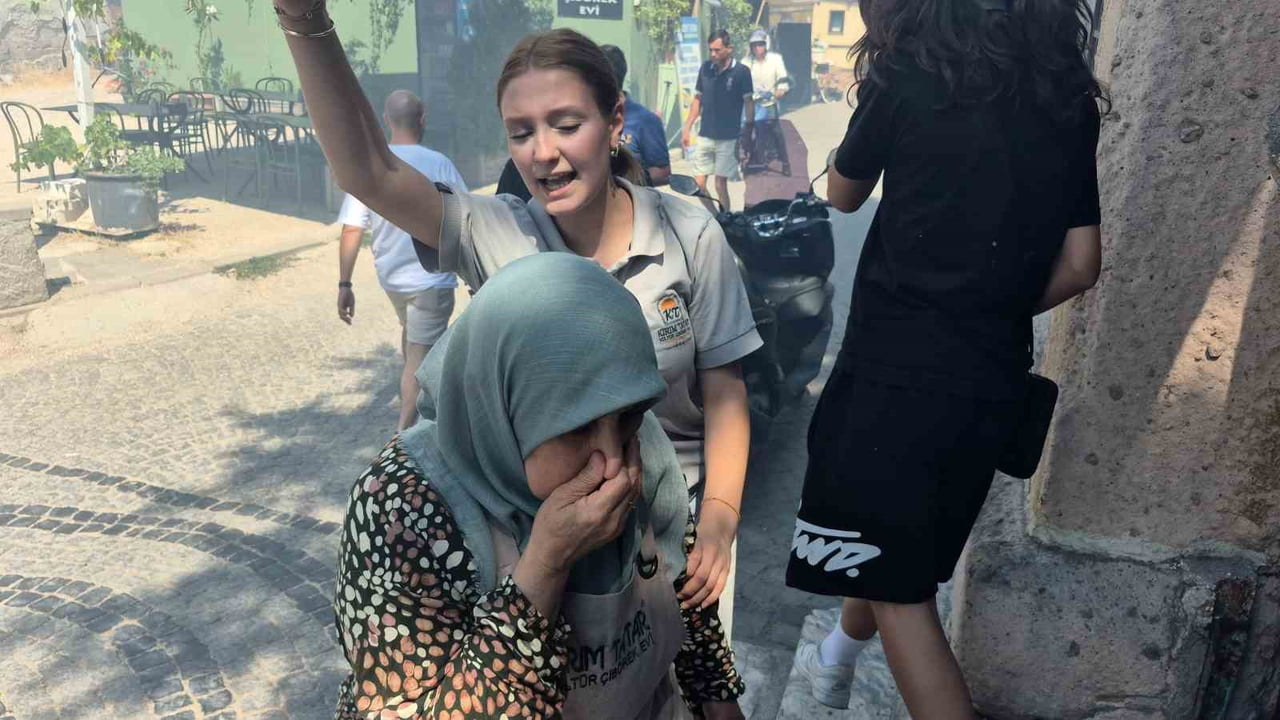 VATANDAŞLAR ÇEVREYE YAYILAN YOĞUN DUMAN SEBEBİYLE ZOR ANLAR YAŞADI