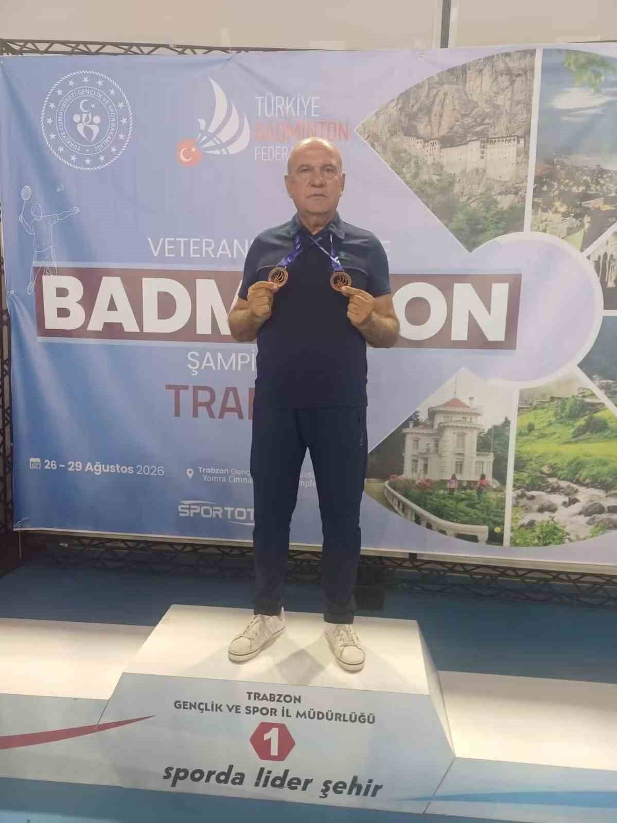 VETERANLAR TÜRKİYE BADMİNTON ŞAMPİYONASI’NA BEYPAZARI'NDAN KATILAN ALİ DÖNMEZ, İKİ FARKLI...