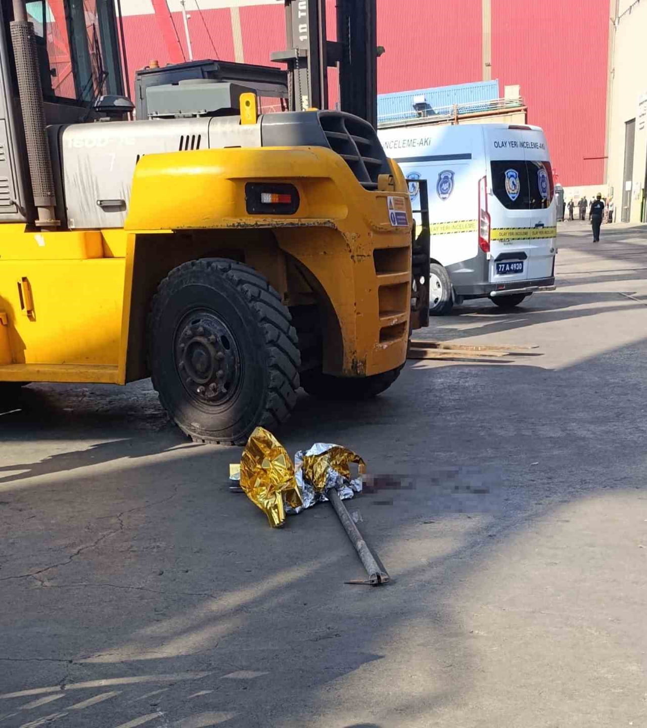 YALOVA’NIN ALTINOVA İLÇESİNDEKİ TERSANELER BÖLGESİNDE MEYDANA GELEN KAZADA, FORKLİFTİN ÇARPTIĞI...