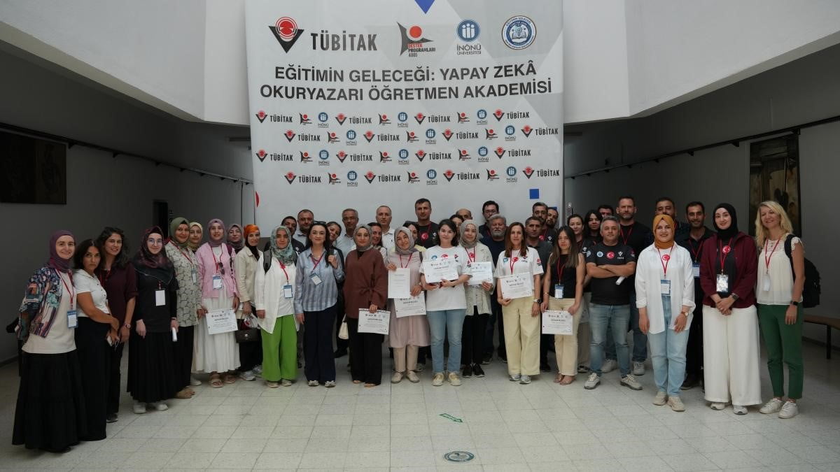 YAPAY ZEKA OKURYAZARI ÖĞRETMEN AKADEMİSİ PROGRAMI SONA ERDİ