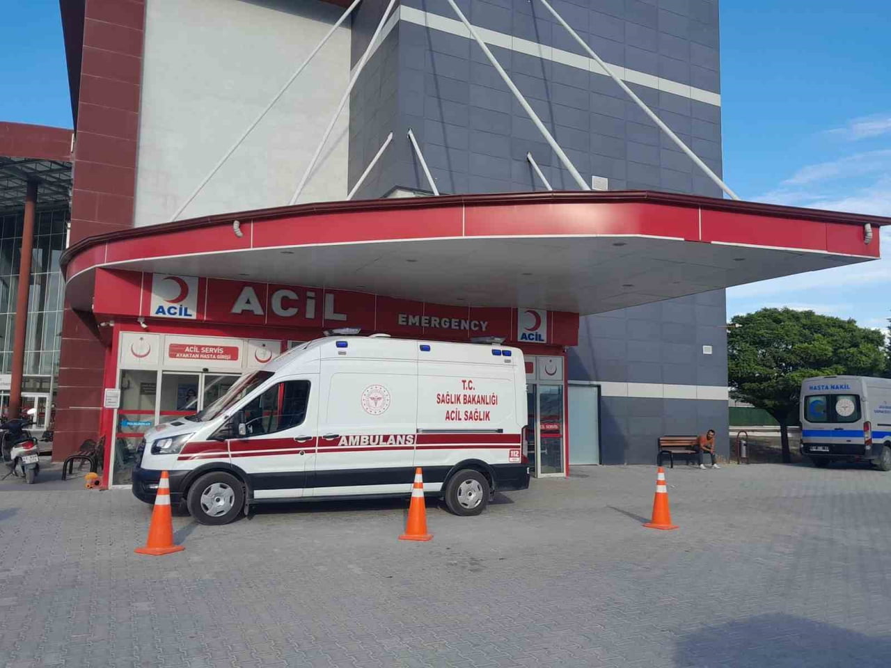 YARALI, KARAPINAR DEVLET HASTANESİ'NE KALDIRILDI