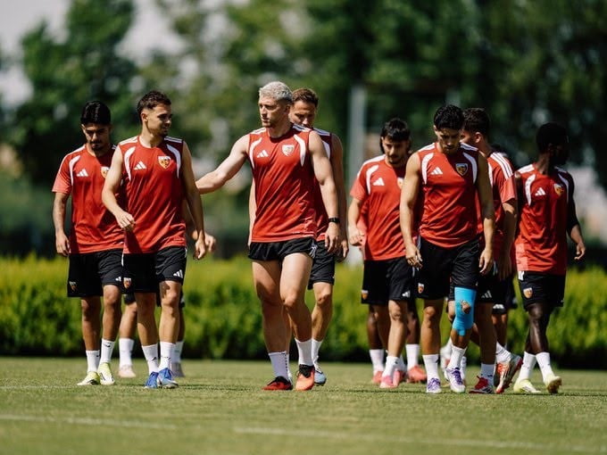YARIN DEPLASMANDA VANSPOR İLE KARŞILAŞACAK OLAN KAYSERİSPOR,  MAÇIN HAZIRLIKLARINI TAMAMLADI.