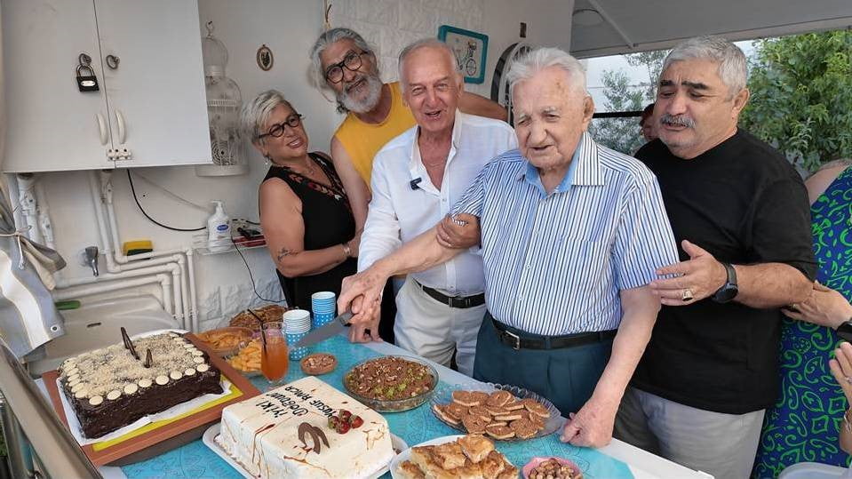 YAZ AYLARINI TATİL İÇİN İZMİR’İN FOÇA İLÇESİNE BAĞLI YENİFOÇA MAHALLESİ’NDE GEÇİREN YUSUF...