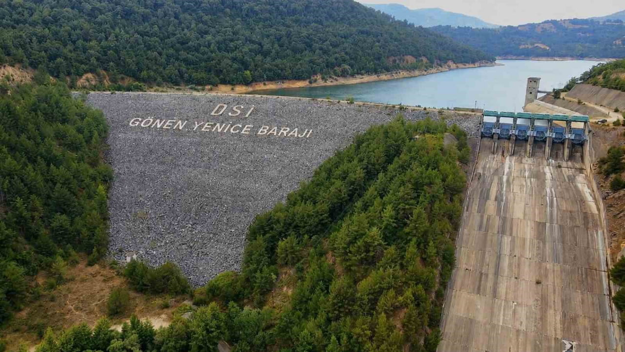 YAZ SICAKLARI GÖNEN-YENİCE BARAJI’NI YÜZDE 10 DÜŞÜRDÜ