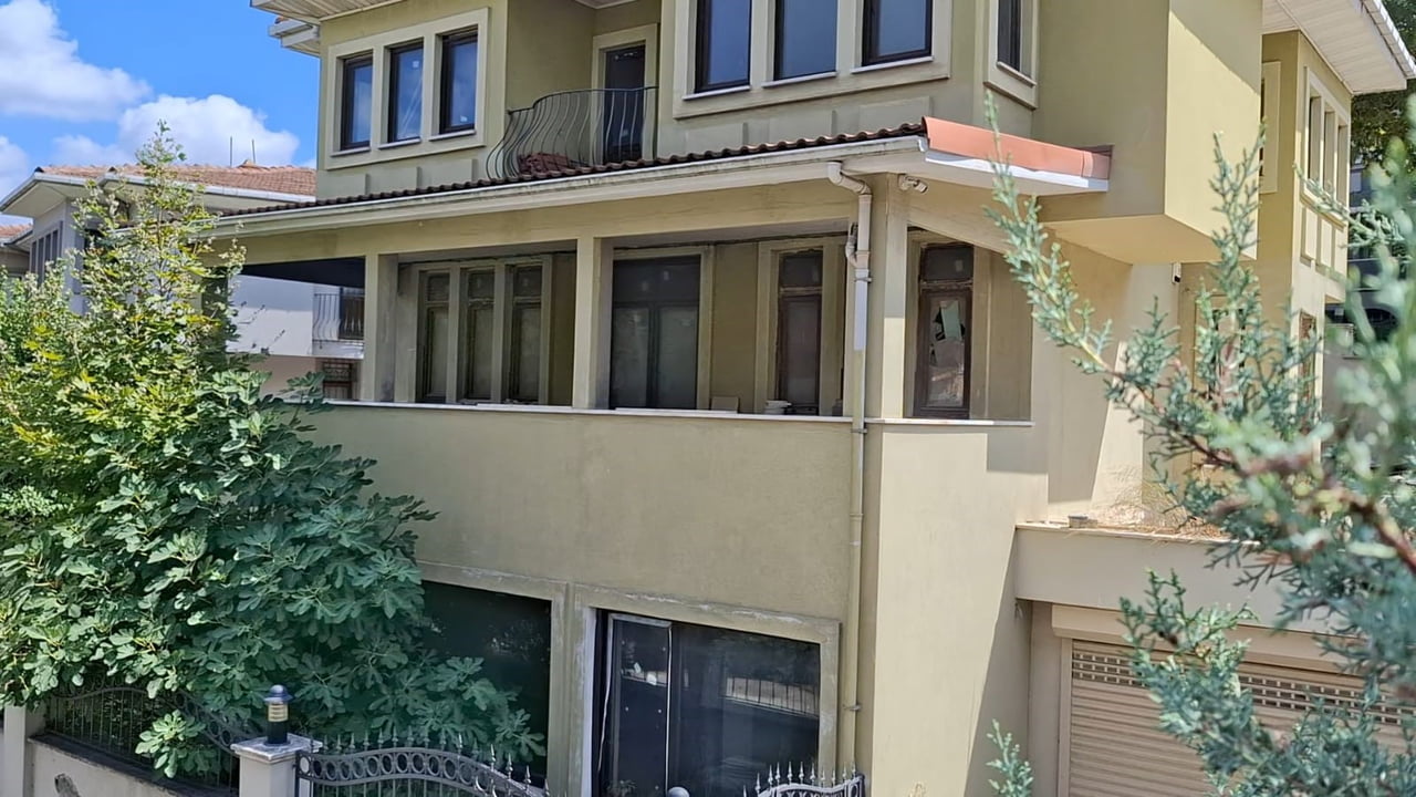 YAZAR MURAT KOPARAN ÜSKÜDAR'DAKİ VİLLASINDA ÖLÜ BULUNDU
