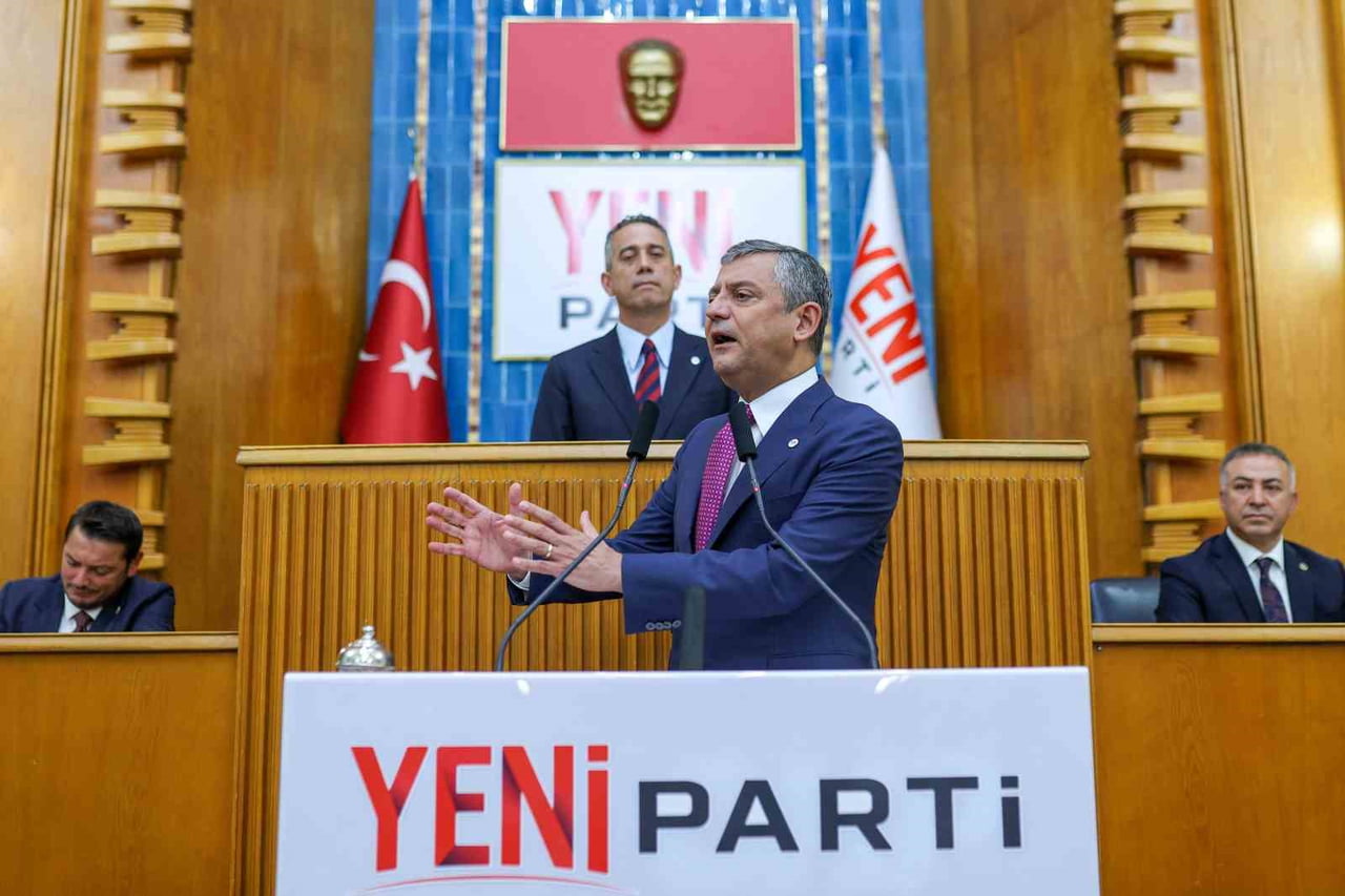 YENİ PARTİ GENEL BAŞKANI ÖZGÜR ÖZEL, PARTİSİNİN İLK TBMM GRUP TOPLANTISI'NDA KONUŞTU