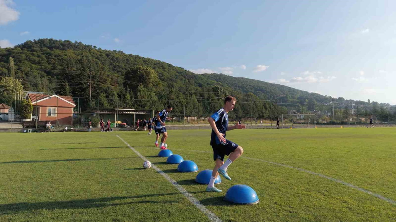 YENİ SEZON HAZIRLIKLARINI BOLU’DA KAMP YAPARAK SÜRDÜREN 3. LİG 3. GRUP EKİPLERİNDEN ERCİYES 38 FK...