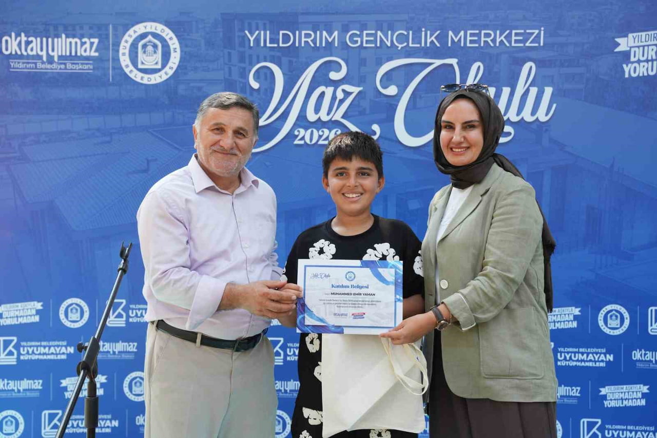 YILDIRIM BELEDİYE BAŞKAN YARDIMCISI AYŞE ERTAN TARAFINDAN YAZ OKULU’NU TAMAMLAYAN ÖĞRENCİLERE...