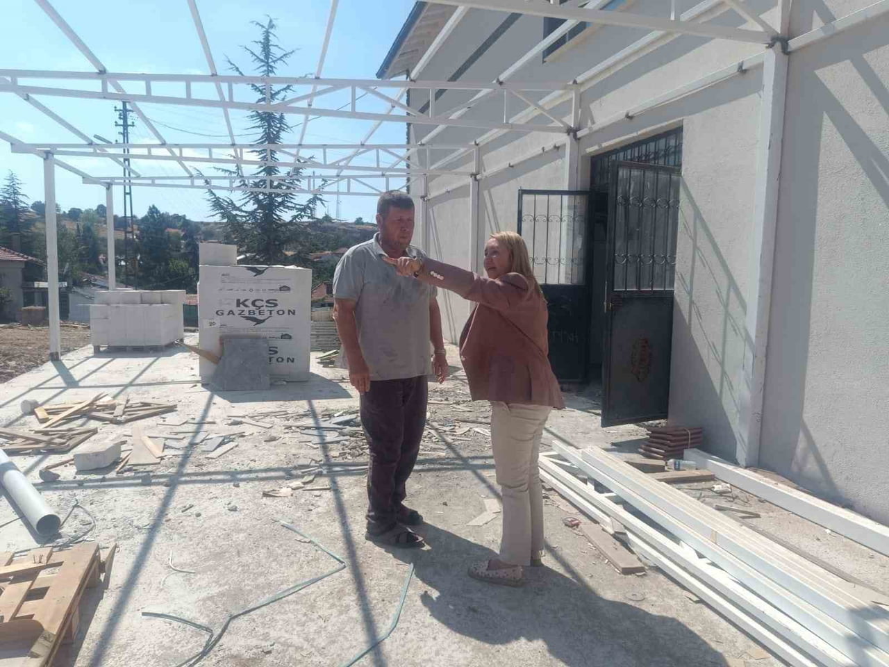 YILLARDIR ATIL DURUMDAKİ BİNA YENİDEN HAYAT BULUYOR