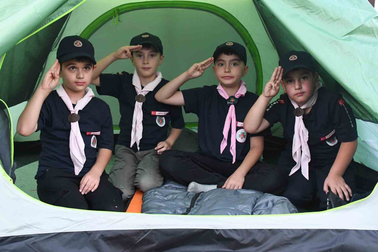 YOZGAT SPOR VADİSİ’NDE BİR ARAYA GELEN İZCİLER, OKULLARIN AÇILMASINA KISA SÜRE KALA TEKNOLOJİDEN...