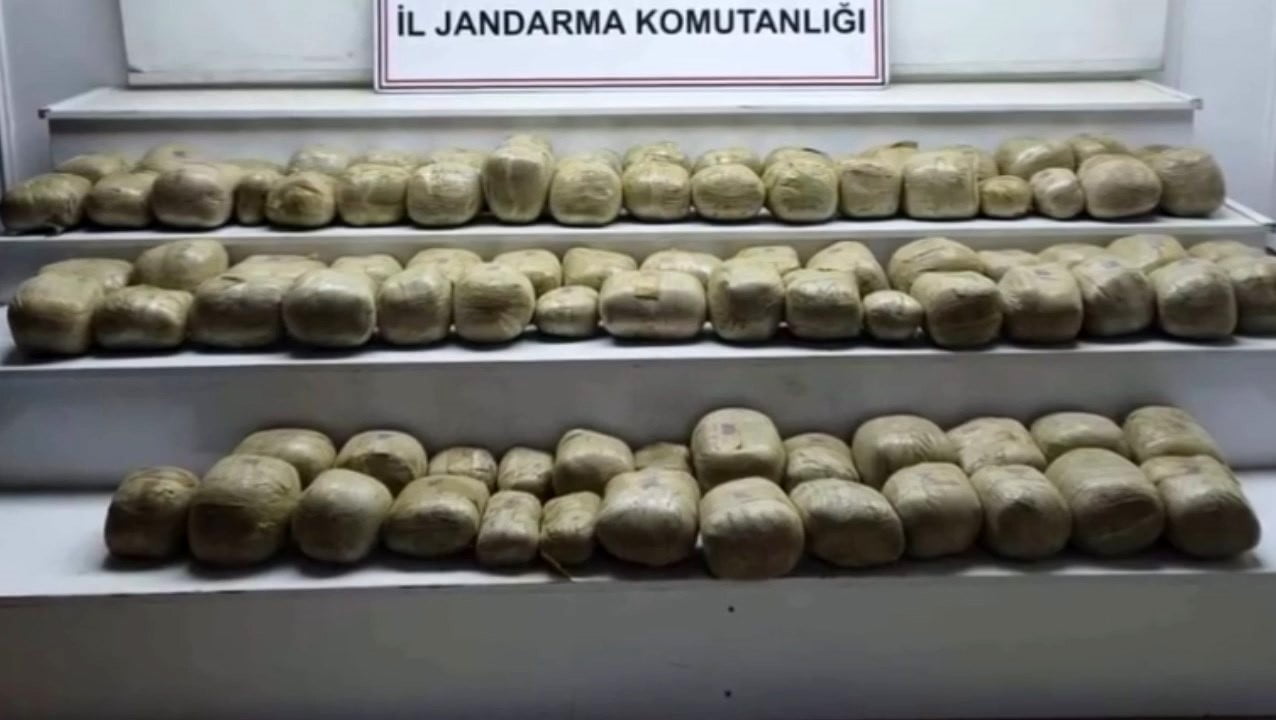 YÜKSEKOVA İLÇESİNDE JANDARMA İNSANSIZ HAVA ARACI (JİHA) DESTEKLİ DÜZENLENEN NARKOTİK OPERASYONUNDA...