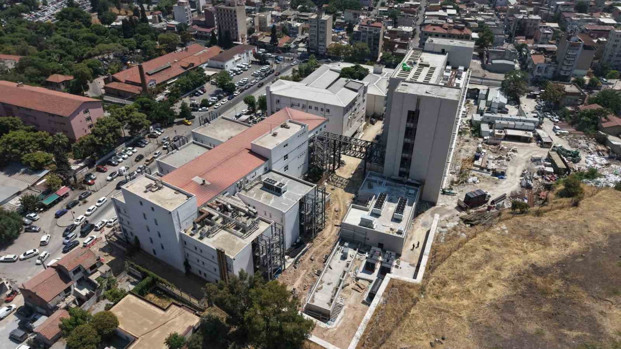 ZMİR BÜYÜKŞEHİR BELEDİYESİ EŞREFPAŞA HASTANESİ’NİN YENİ EK HİZMET BİNASINDA İNŞAAT ÇALIŞMALARI...