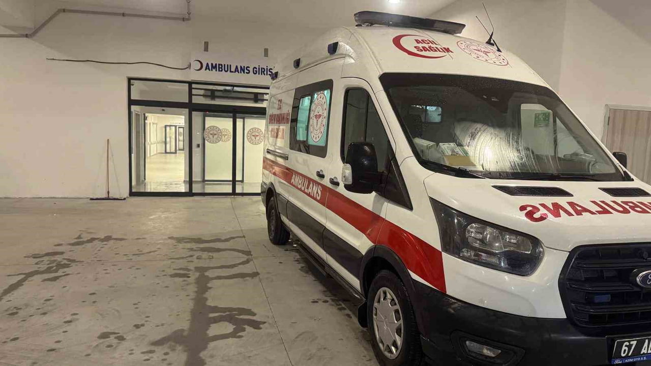 ZONGULDAK (İHA) - ZONGULDAK'IN ALAPLI İLÇESİNDE AKŞAM SAATLERİNDE MEYDANA GELEN OLAYDA, EVİNİN...
