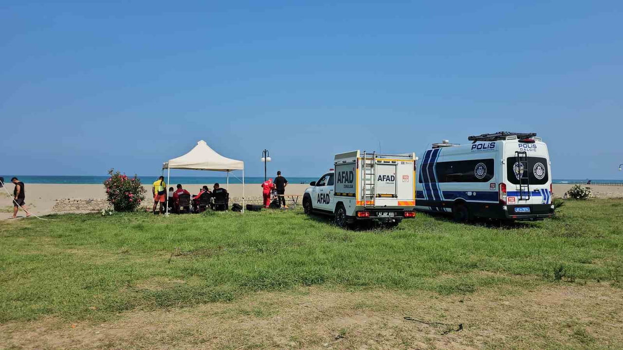 ZONGULDAK’IN FİLYOS BELDESİNDE GİRDİĞİ DENİZDE KAYBOLAN SURİYE UYRUKLU 15 YAŞINDAKİ MUHAMMET...