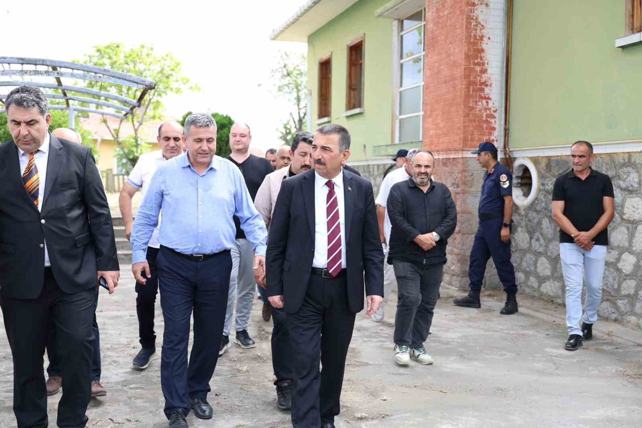 ZONGULDAK VALİSİ OSMAN HACIBEKTAŞOĞLU, GEÇMİŞTE TÜRKİYE TAŞKÖMÜRÜ KURUMU TARAFINDAN LOJMAN OLARAK...