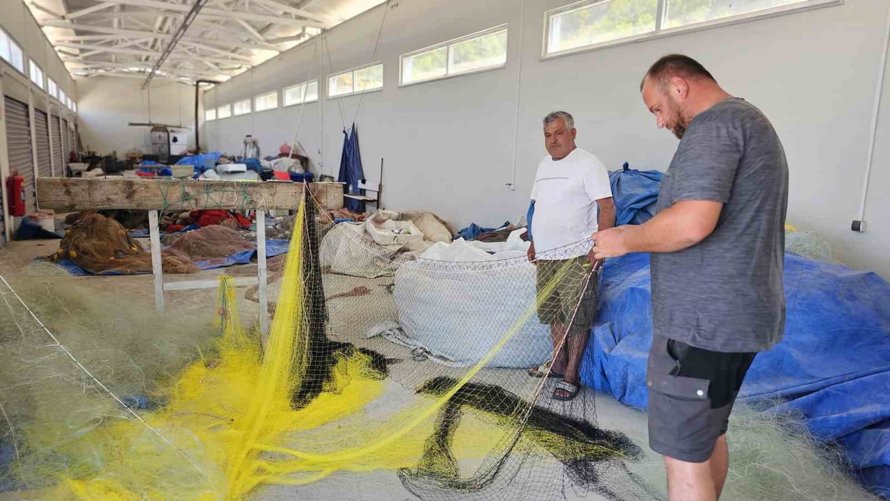 ZONGULDAKLI BALIKÇILARIN YENİ SEZON ÖNCESİ HAZIRLIKLARINI TAMAMLADI