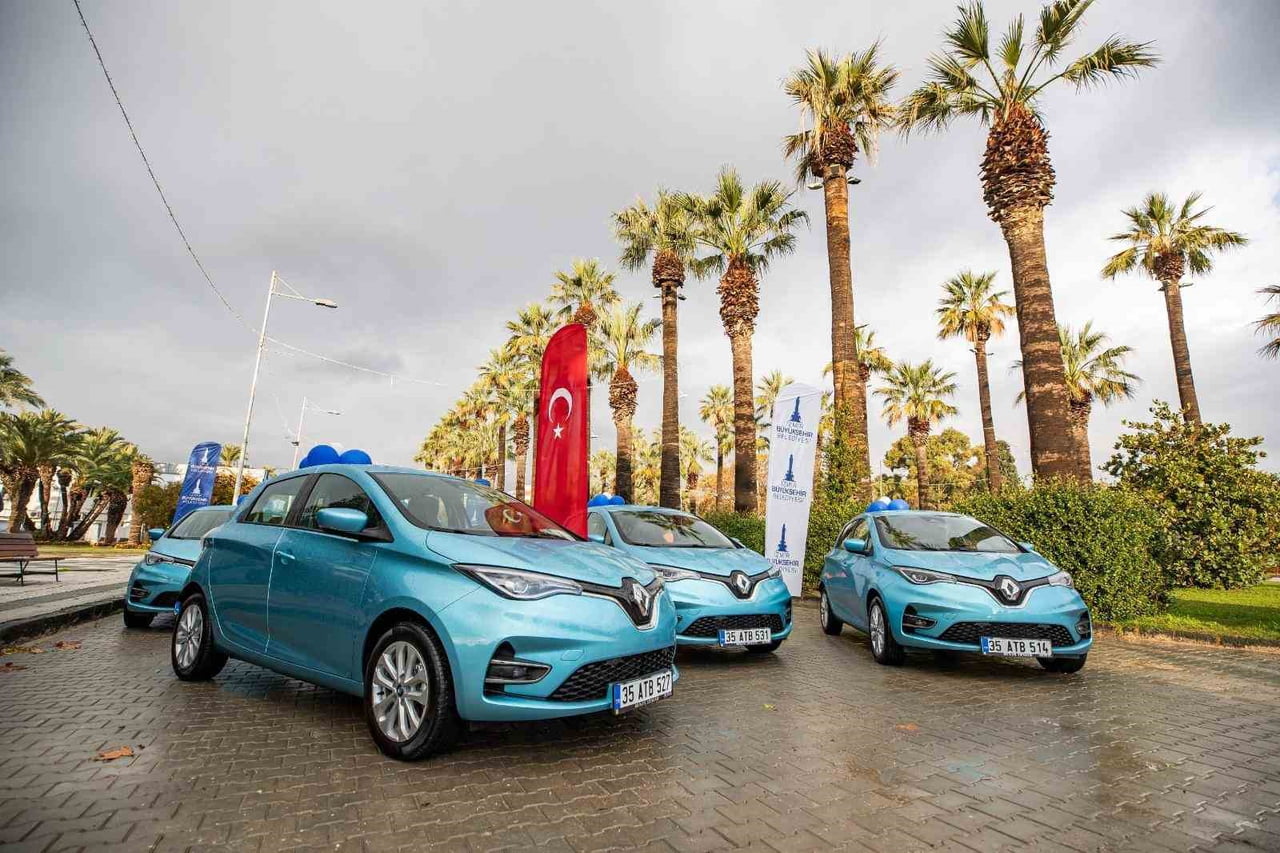 100 ELEKTRİKLİ ARAÇ FİLOSUNA SAHİP İZMİR BÜYÜKŞEHİR BELEDİYESİ, FOSİL YAKITLI ARAÇLARA GÖRE YAKIT...