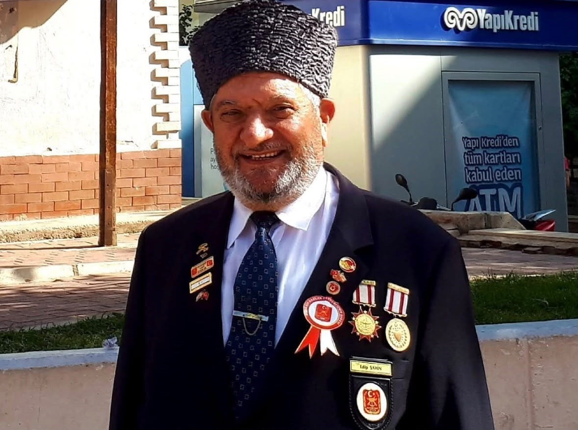 19 EYLÜL GAZİLER GÜNÜ DOLAYISIYLA ERZURUM’DA KIBRIS GAZİSİ 84 YAŞINDAKİ EDİP ŞAHİN İÇİN ANLAMLI...