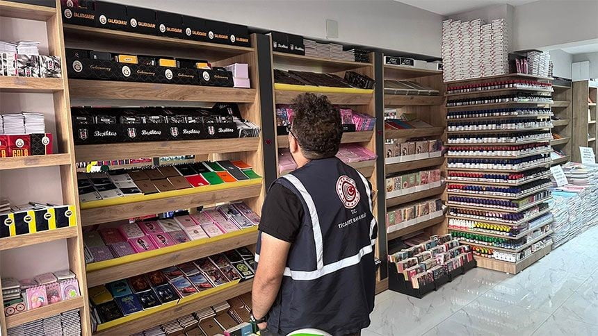 2026-2027 EĞİTİM VE ÖĞRETİM YILI ÖNCESİNDE HAKKÂRİ’DE KIRTASİYE VE OKUL ÜRÜNLERİNİN SATILDIĞI İŞ...