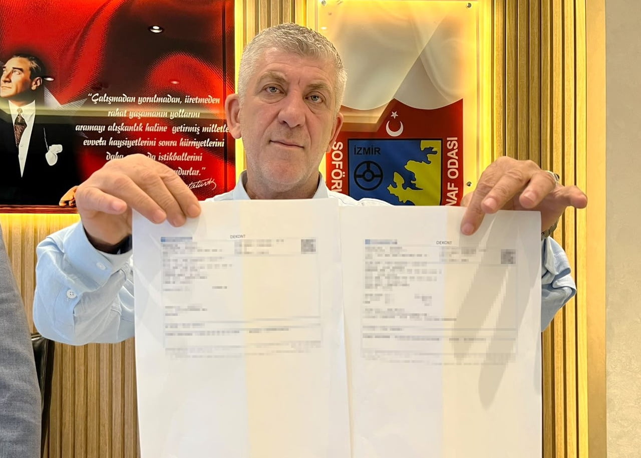 26 YILLIK TAKSİCİ CELAL SARIOĞLU, MÜŞTERİSİNİN 920 LİRALIK ÜCRET YERİNE YANLIŞLIKLA HAVALE ETTİĞİ...