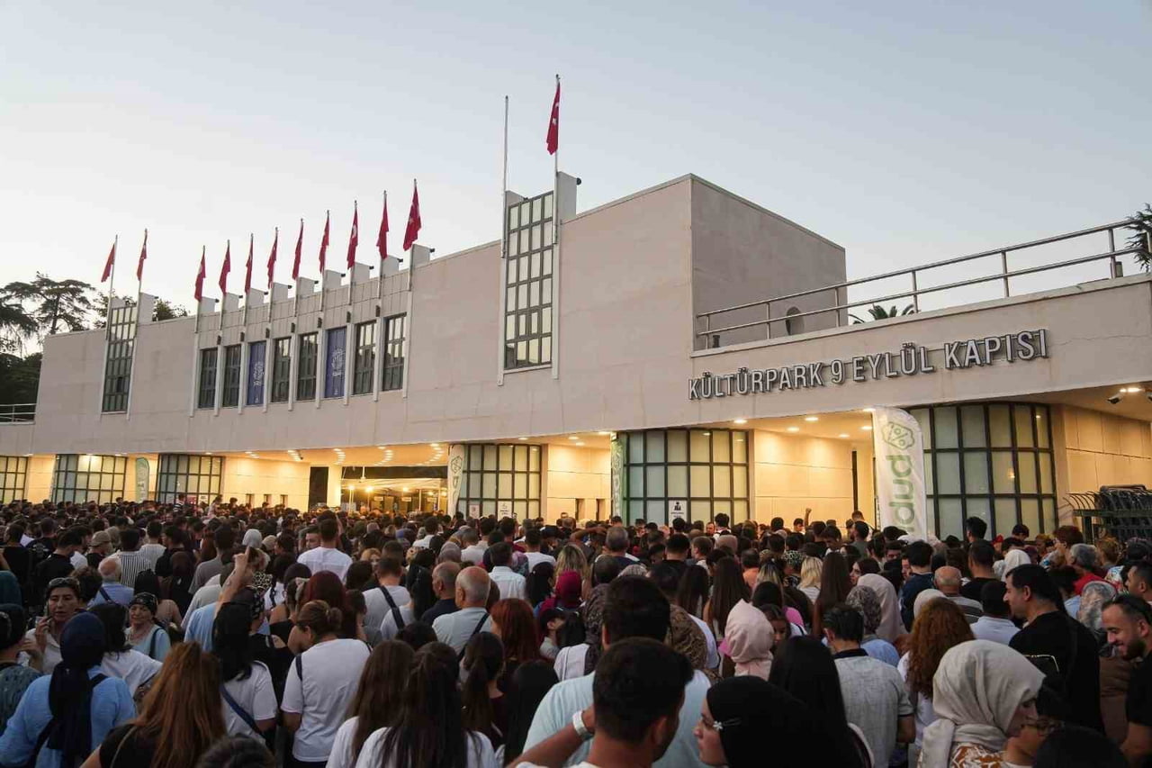 5 EYLÜL’DE KÜLTÜRPARK’TA AÇILACAK 95. İZMİR ENTERNASYONAL FUARI (İEF), TİYATRODAN STAND-UP VE...