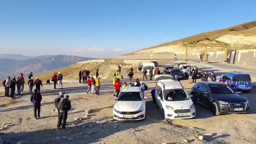 70 doğasever Nemrut Kalderası için 40 kilometre yürüdü