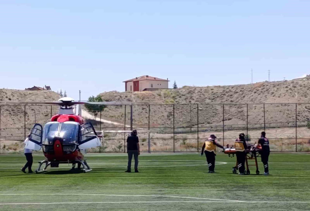 78 YAŞINDAKİ HASTA HAVA AMBULANSIYLA MALATYA’YA SEVK EDİLDİ