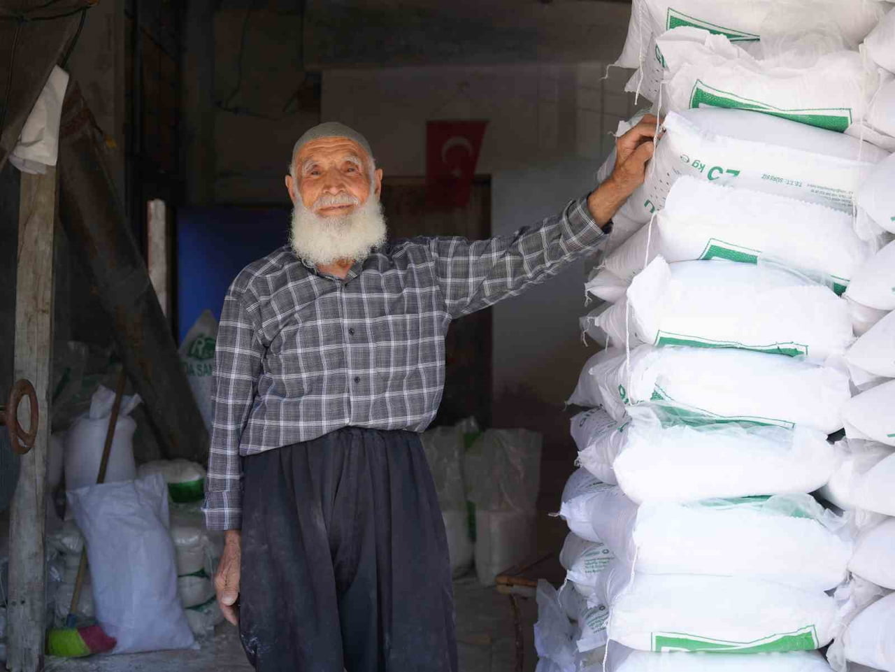 84 YAŞINDAKİ BEKİR İSLAMCAN
