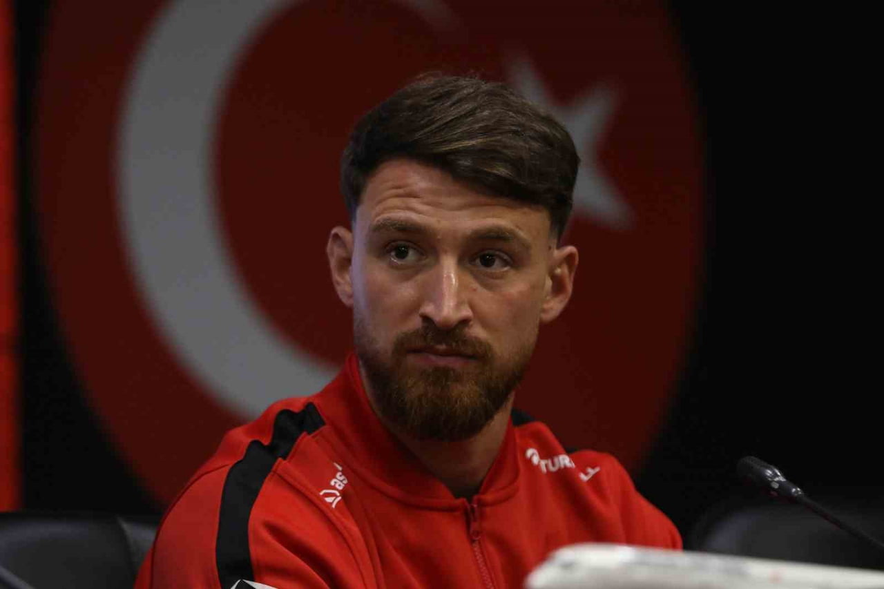 A MİLLİ FUTBOL TAKIMI OYUNCULARINDAN SALİH ÖZCAN, FRANSA MAÇI ÖNCESİ YAPTIĞI AÇIKLAMADA, "ÖNEMLİ...