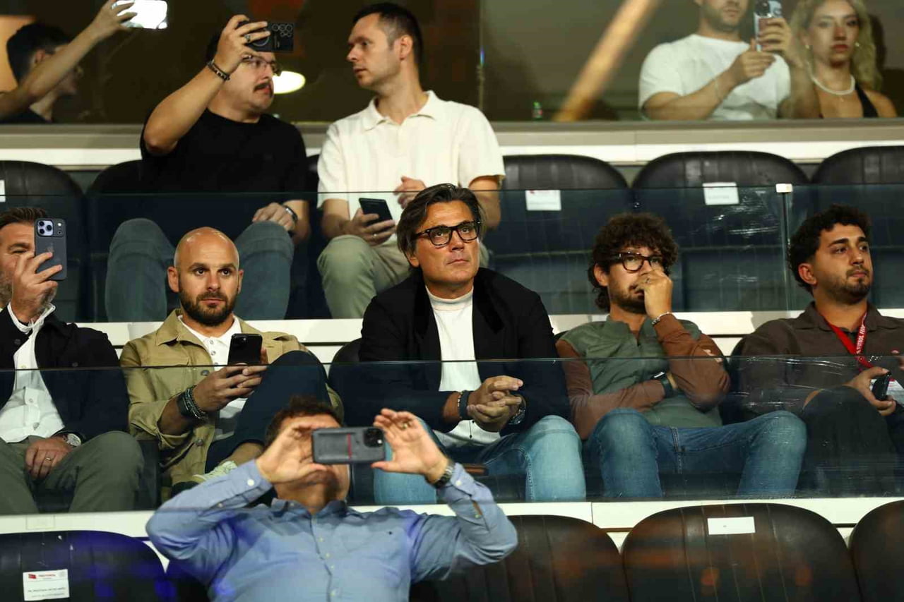 A MİLLİ FUTBOL TAKIMI TEKNİK DİREKTÖRÜ VİNCENZO MONTELLA, BAŞAKŞEHİR - GALATASARAY MAÇINI...