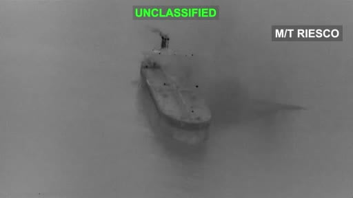 ABD Merkez Komutanlığı (CENTCOM), ABD tarafından vurulan İran tankerlerinden "M/T Riesco"nun Umman...