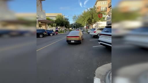 ABD merkezli elektrikli araç üreticisi Tesla’nın direksiyon ve pedalları bulunmayan iki kişilik...