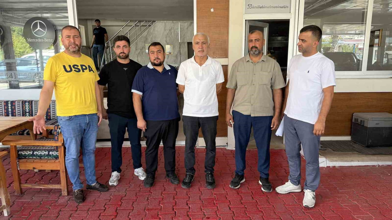 ADANA'DA BİR KİŞİ GALERİCİLER SİTESİNDE GÜVEN SAĞLADIĞI YAKLAŞIK 25 ESNAFTAN VADELİ ÇEKLERLE...