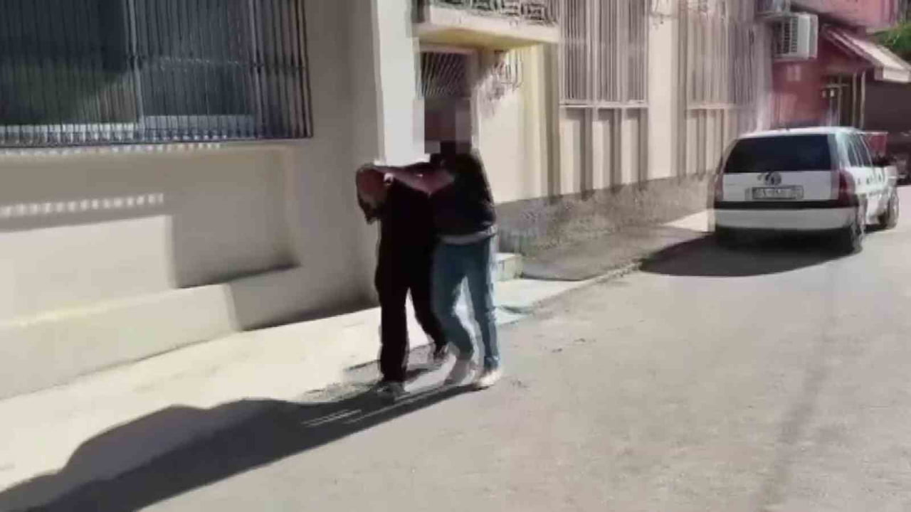 ADANA'DA UYUŞTURUCU MADDE TİCARETİ VE KULLANIMI SUÇUNDAN KESİNLEŞMİŞ HAPİS CEZASI BULUNAN 39...