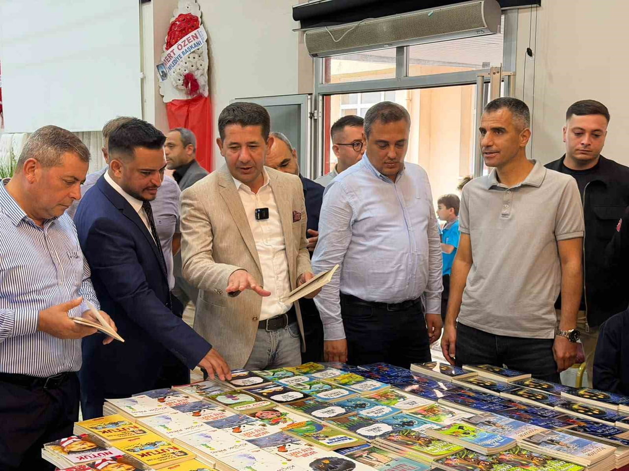 ADANA’NIN FEKE İLÇESİNDE BU YIL İKİNCİSİ DÜZENLENEN FEKE KİTAP GÜNLERİ, KİTAPSEVERLERİ...