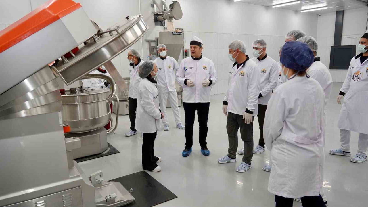 ADIYAMAN BELEDİYESİ, SOSYAL BELEDİYECİLİK ÇALIŞMALARI KAPSAMINDA KENDİ TESİS VE ÜRETİM ALANLARINDA...