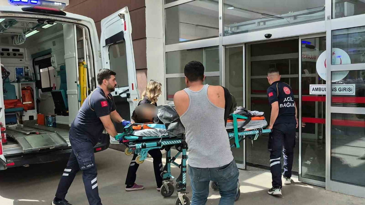 ADIYAMAN’DA 11 YAŞINDAKİ ÇOCUĞUN İZİNSİZ KULLANDIĞI İDDİA EDİLEN FORKLİFİN DEVRİLMESİ SONUCU 1...