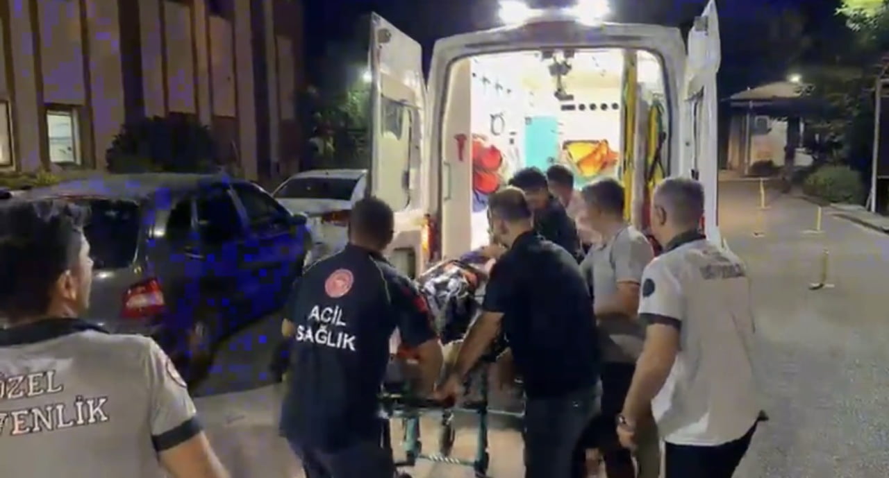 ADIYAMAN’DA, BİR ŞAHIS, DOMUZA ATEŞ ETMEK İSTERKEN KAZARA 14 YAŞINDAKİ TORUNUNU VURARAK...