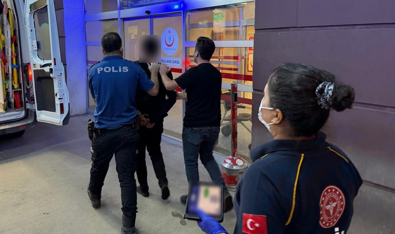 ADIYAMAN’DA, İKİ KARDEŞ ARASINDA ÇIKAN BIÇAKLI KAVGADA 2 KİŞİ YARALANDI.