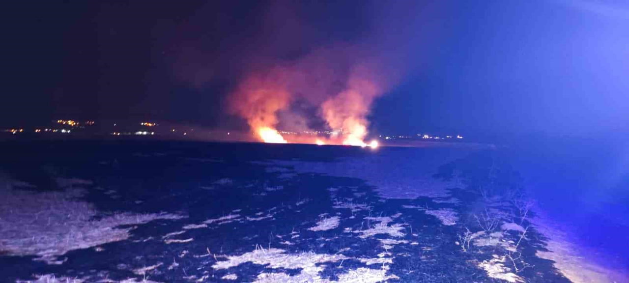 ADIYAMAN’DA MEYDANA GELEN ANIZ YANGINI KORKUTTU.