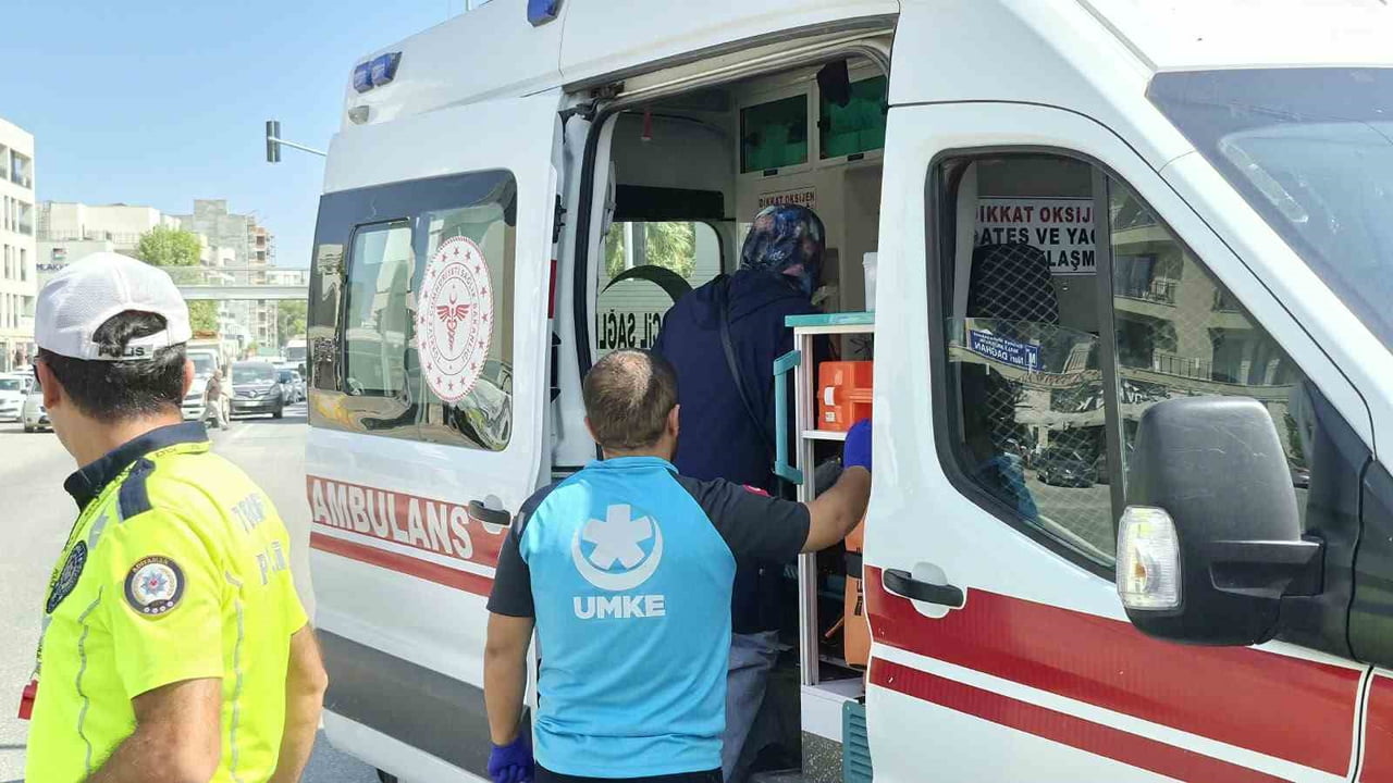 ADIYAMAN’DA OTOMOBİL İLE MOTOSİKLETİN ÇARPIŞMASI SONUCU MEYDANA GELEN KAZADA, HAMİLE KADIN...