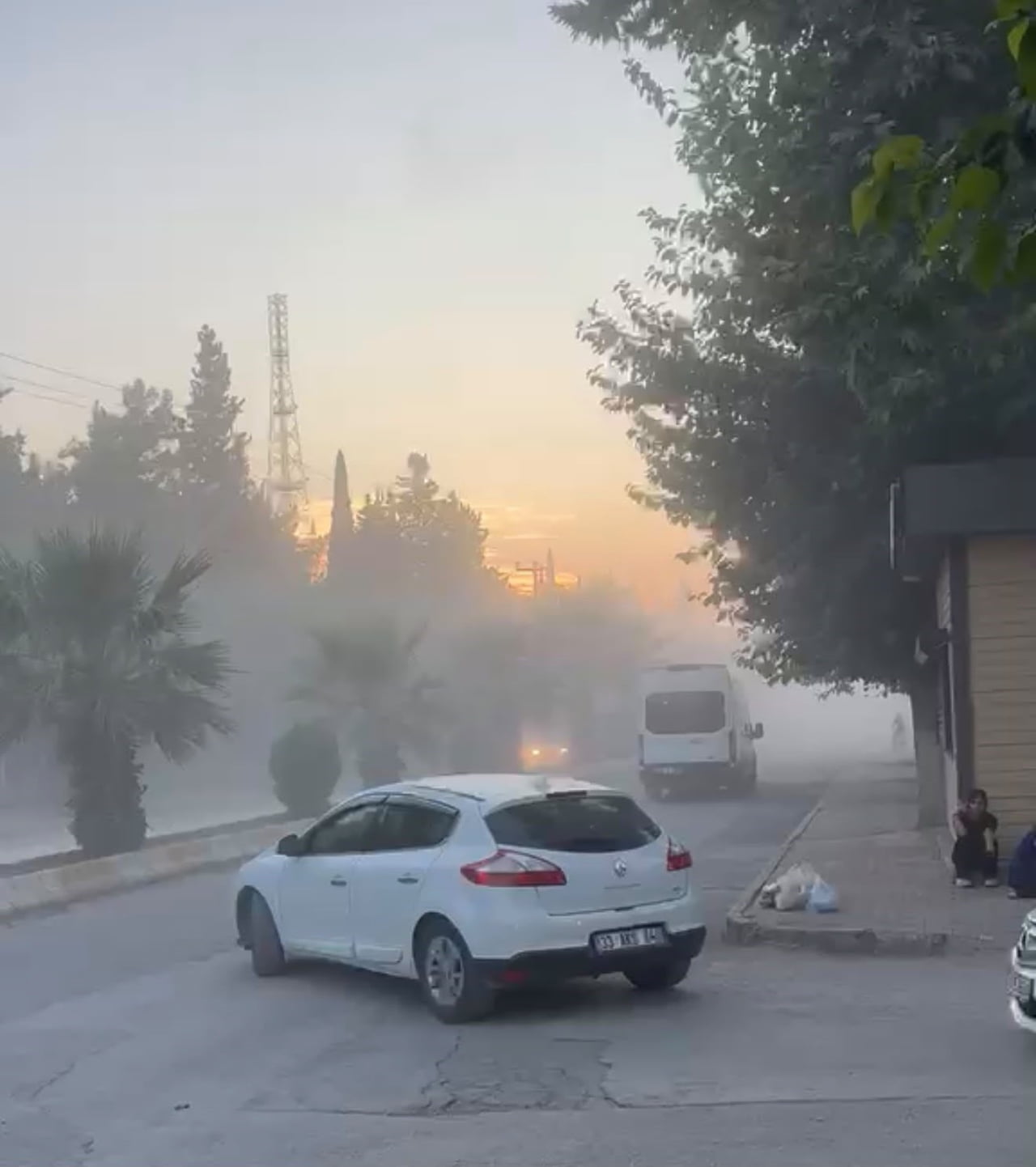 ADIYAMAN’IN İMAMAĞA MAHALLESİ’NDE ALT YAPI ÇALIŞMALARI SONRASI KALKAN TOZ ETKİLİ OLDU.