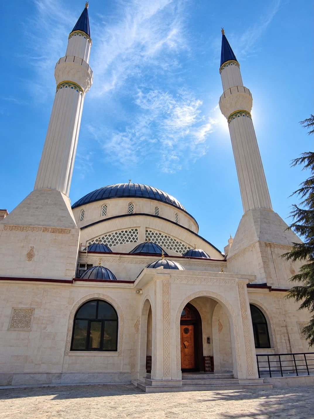 ADIYAMAN’IN SİNCİK KAYMAKAMI FATİH YILDIZ, YAPIMI TAMAMLANMA AŞAMASINA GELEN SÖĞÜTLÜ CAMİİ İLE...