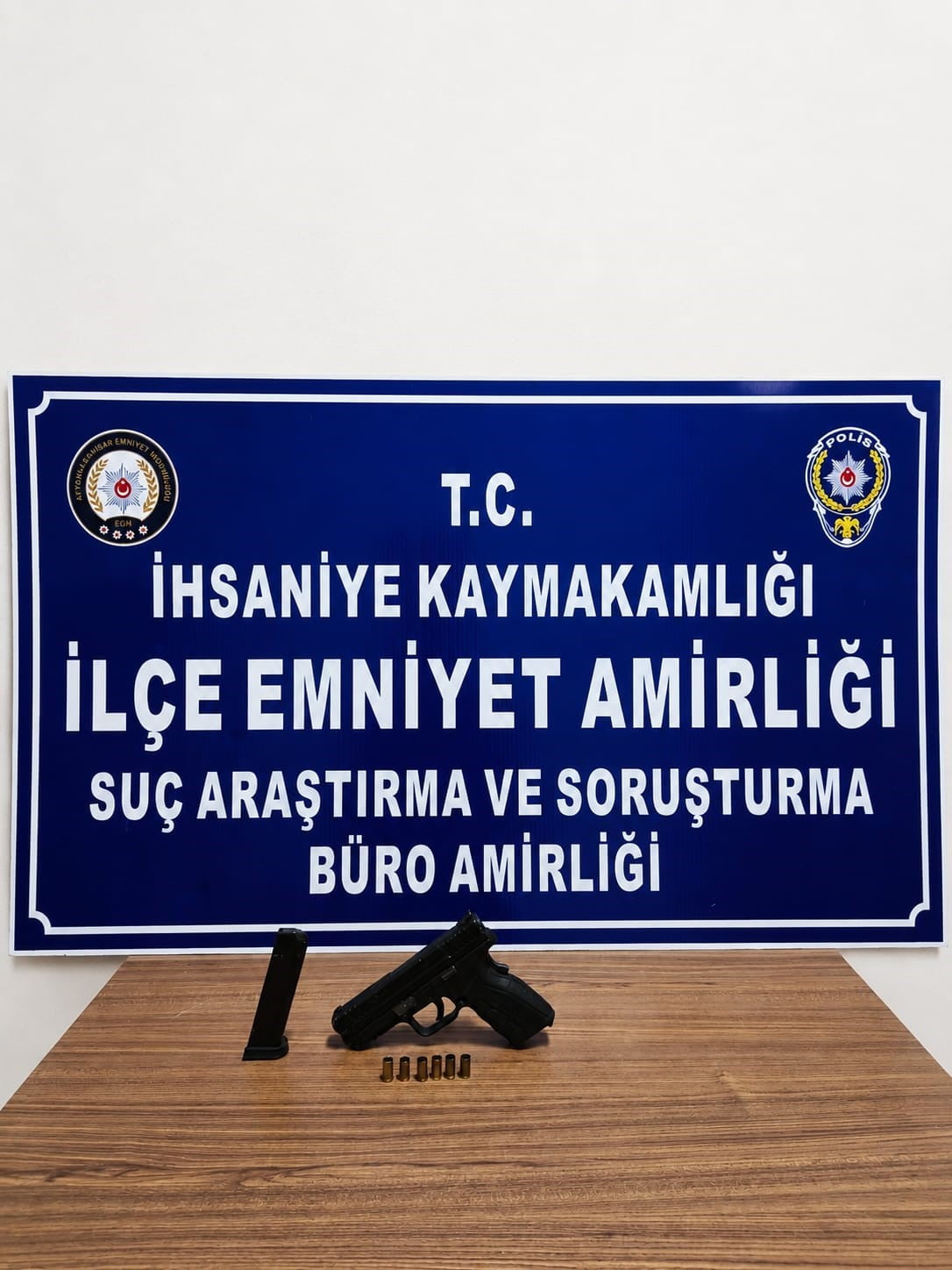 AFYONKARAHİSAR'DA KATILDIĞI BİR DÜĞÜN TÖRENİNDE HAVAYI ATEŞ AÇAN ŞAHIS POLİS TARAFINDAN...