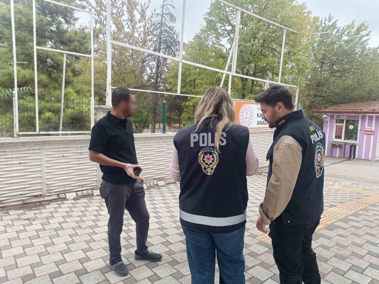 AFYONKARAHİSAR İL EMNİYET MÜDÜRLÜĞÜ EKİPLERİ, EĞİTİM VE ÖĞRETİM ORTAMININ HUZUR VE GÜVEN İÇİNDE...