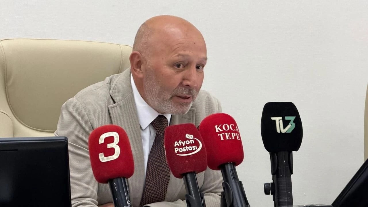 AFYONKARAHİSAR İL GENEL MECLİSİ BAŞKANI (İGM) MEHMET SİPER, AÇIKLAMALARDA BULUNDU.